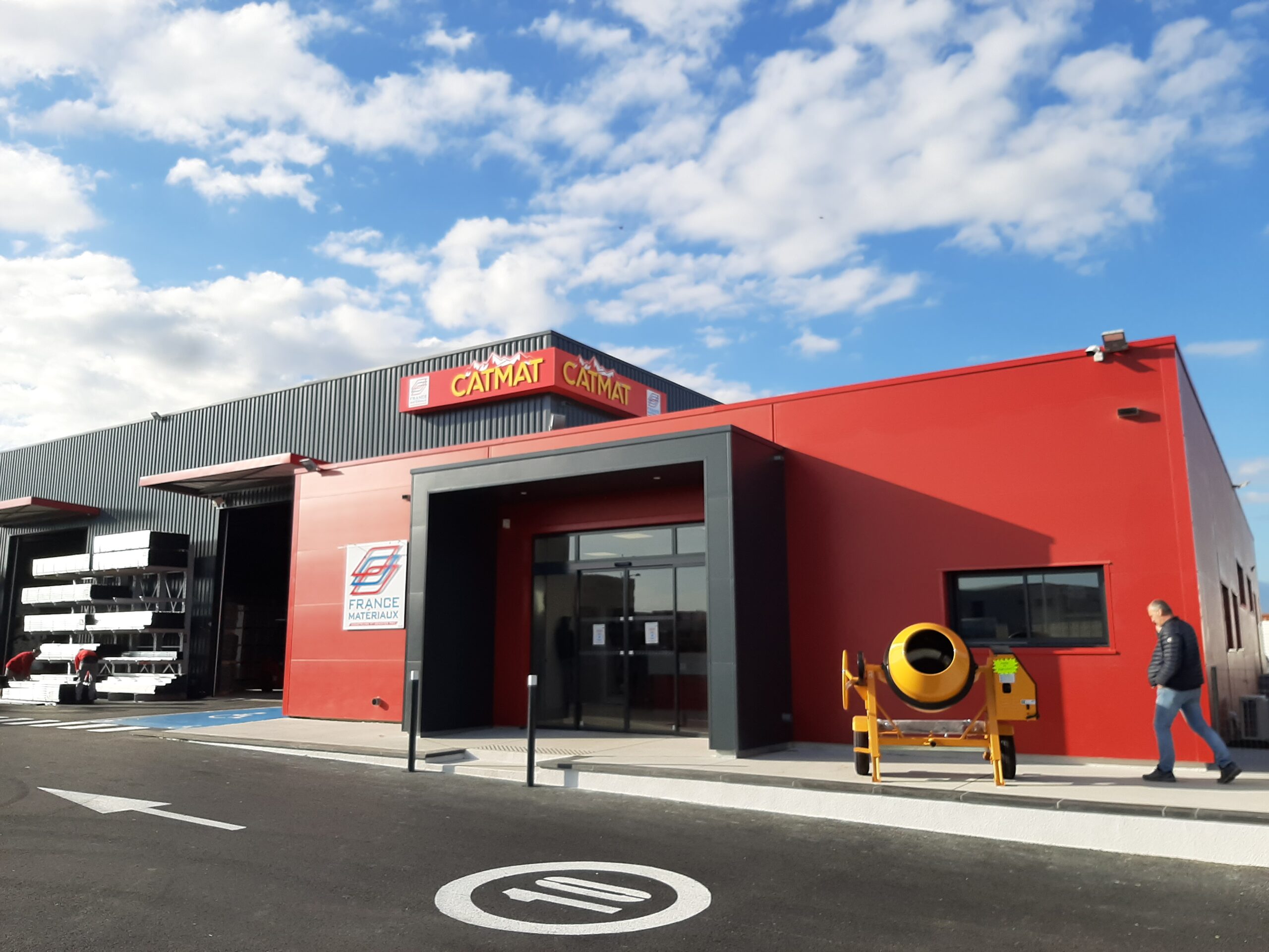 ENTREPÔTS DU BÂTIMENT