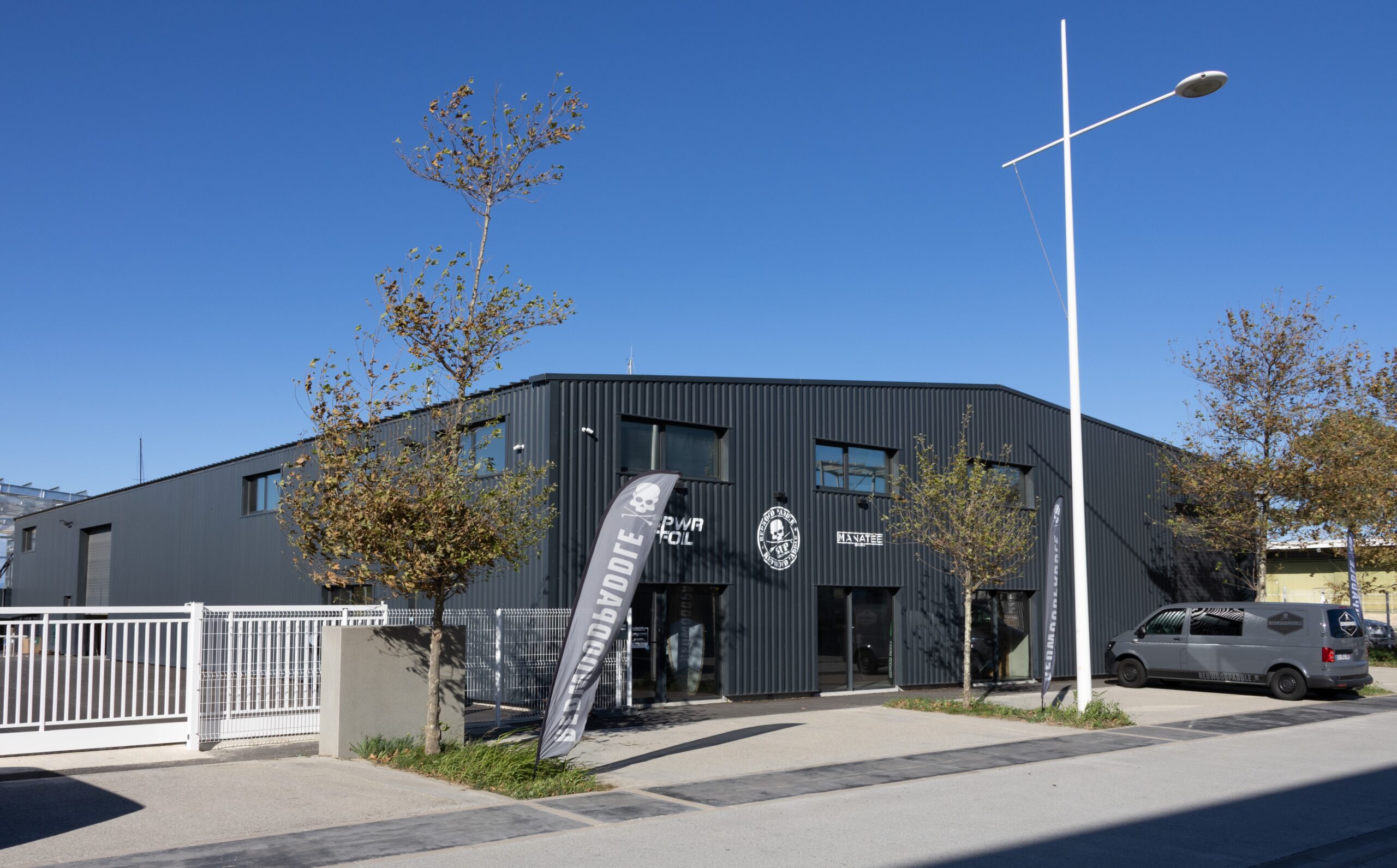 ENTREPÔTS POUR ACTIVITÉS NAUTIQUES