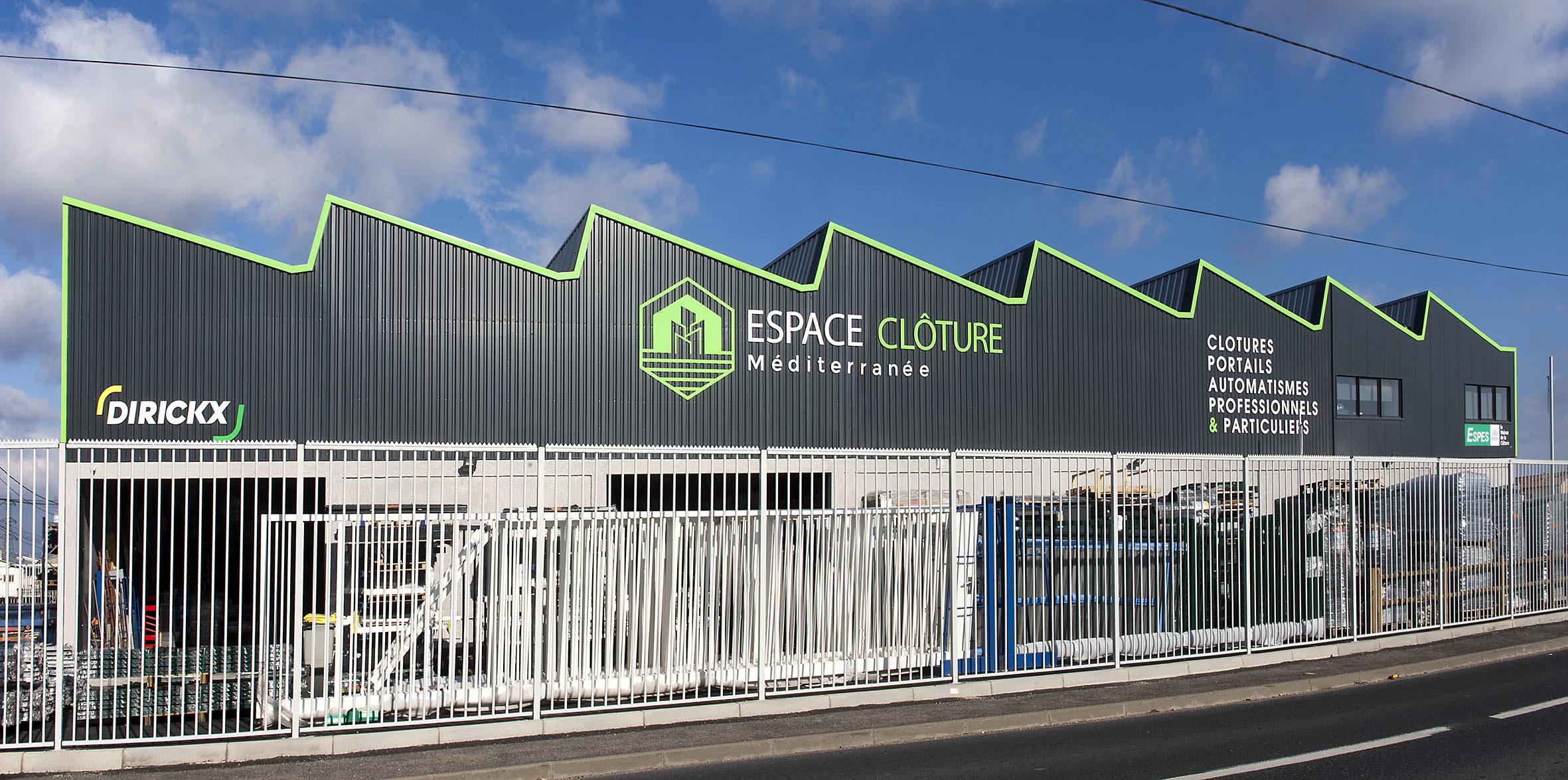 ENTREPÔTS
DU BÂTIMENT