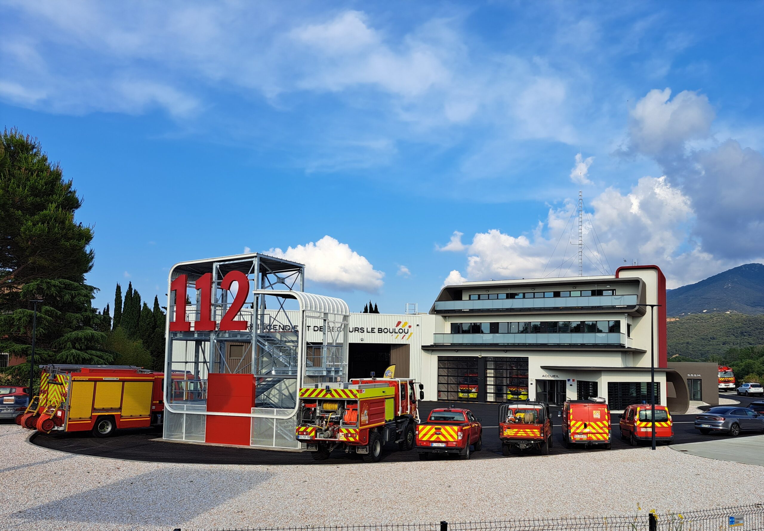 CASERNE
DE POMPIERS